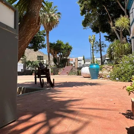 Casita Malvinas En De Con Piscina *